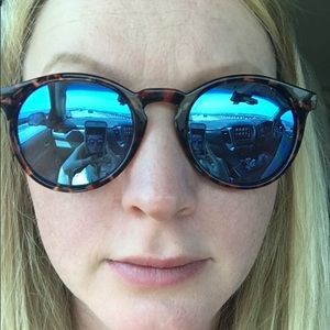 Meet your Posher, Marisa